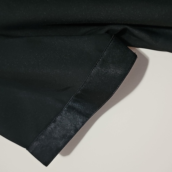 Kasper & Company Classic Black Women's Blouse Satin Trim Button Neckline Sz 8 - Picture 2 of 4